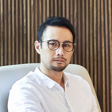 意外と知らない 英語圏での名前表記やカンマ ピリオドのルール サインの豆知識